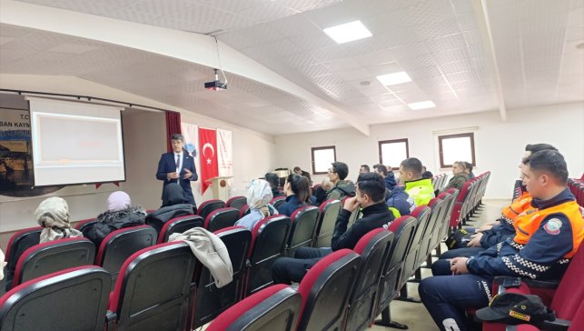 Keban'da resmi yazışmalarda uygulanacak usul ve esaslar ile ilgili seminer düzenlendi 