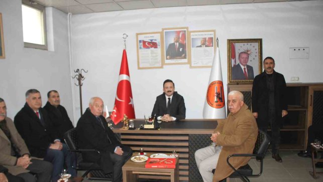 Malazgirt Kaymakamı Bayram'dan muhtarlara ziyaret