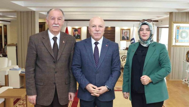 ESOB'dan Büyükşehir Belediye Başkanı Sekmen'e nezaket ziyareti