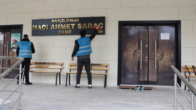 Elazığ'da yükümlüler camileri temizleyerek ramazana hazırlıyor