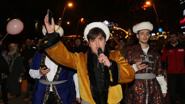 Erzurum'da ramazan coşkusu fener alayı ile başladı