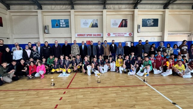 Korkut'ta düzenlenen okullar arası futsal turnuvası sona erdi