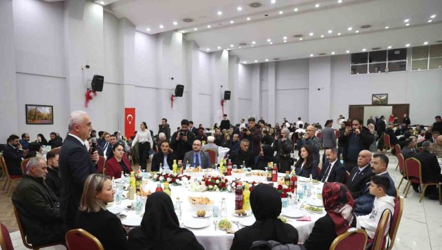 Muş'ta Ramazan'ın ilk iftarı şehit yakınları ve gazilerle yapıldı