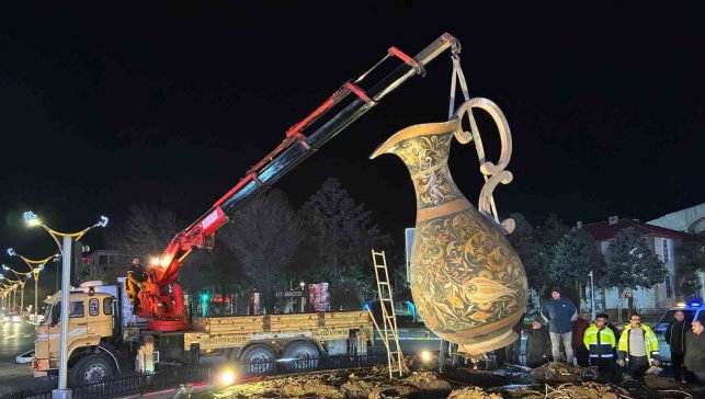 Bakır sürahi geçici olarak yerinden kaldırıldı