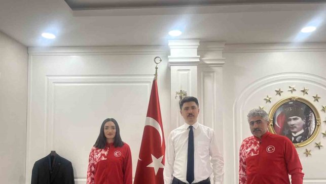 Digor Gençlik ve Spor Müdürü Bahattin İnce ve milli sporcu Tuğba Toptaş'tan, Kaymakam Kahraman'a ziyaret