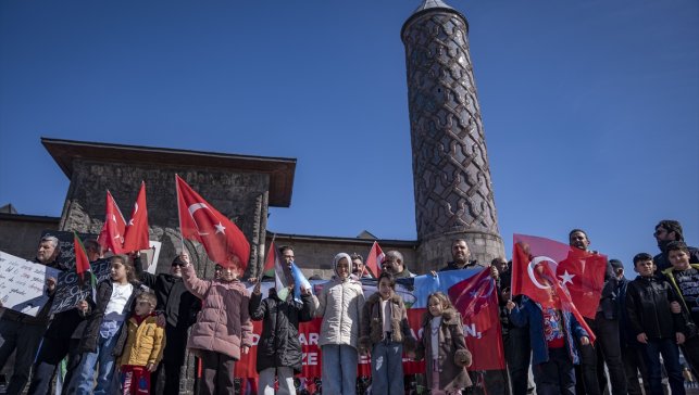 Erzurum'da sağlıkçılar 119 haftadır Gazze için sessiz yürüyüşlerini sürdürüyor