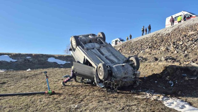 Van'da trafik kazası: 3 yaralı