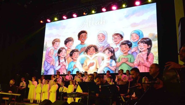 Çocuk Korosu'nun "Kutlu Nağmeler" konseri büyük beğeni topladı