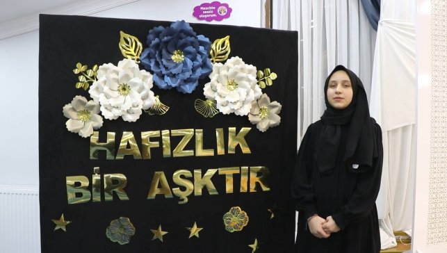 Genç hafızlar ve hadis şampiyonlarına umre ödülü
