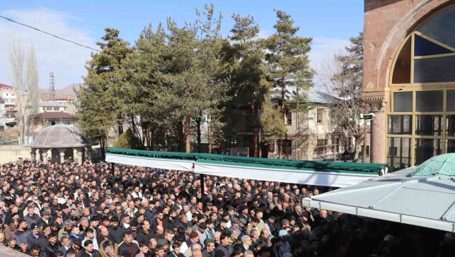 Oltu'da motosiklet kazası: 1 ölü, 1 yaralı