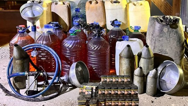 Van'da kaçak akaryakıt ve sigara ele geçirildi