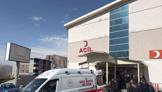 Çukurca'da trafik kazası: 8 yaralı