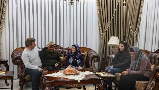 Erzincan'da hayatını kardeşlerine adayan Çilem'in sessiz kahramanlığı