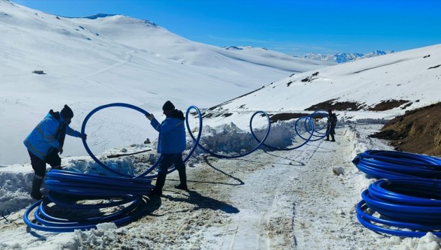 VASKİ ekipleri Başkale ilçesindeki su arızasını giderdi