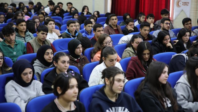 Van'da öğrenciler, IBAN dolandırıcılığı konusunda bilgilendirildi