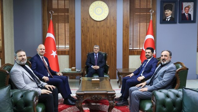 AK Parti Genel Başkan Yardımcısı İleri, Bingöl'de ziyaretlerde bulundu