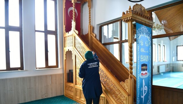 Yeşilyurt Belediyesi'nden Ramazan'da dört koldan temizlik seferberliği