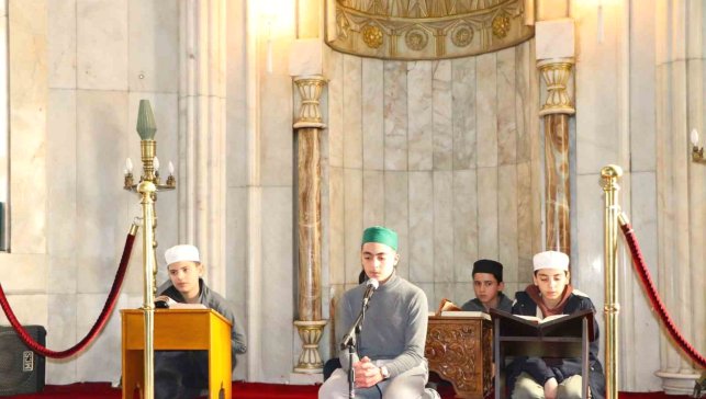 Elazığ'da camilerde mukabele geleneği