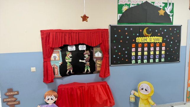 Horasan'da öğrenciler okullarda süsleme yapıyor