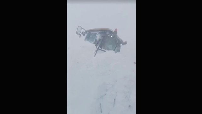 Sahara Geçidi'nde çığ: Kurtarma ekipleri de mahsur kaldı