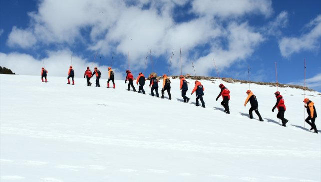Kars'ta çığ tatbikatı yapıldı