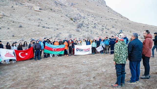 Hocalı Katliamı kurbanları Haça Dağı zirvesinde anıldı