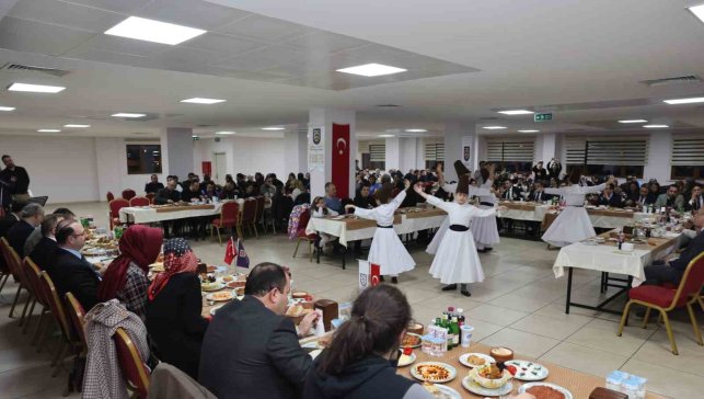 Atatürk Üniversitesi özel vakıf okulları ailesi iftar sofrasında buluştu