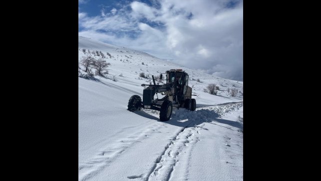 Elazığ'da kardan kapanan 39 köy yolu ulaşıma açıldı