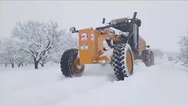 Elazığ'da 90 köy yolunda çalışmalar sürüyor