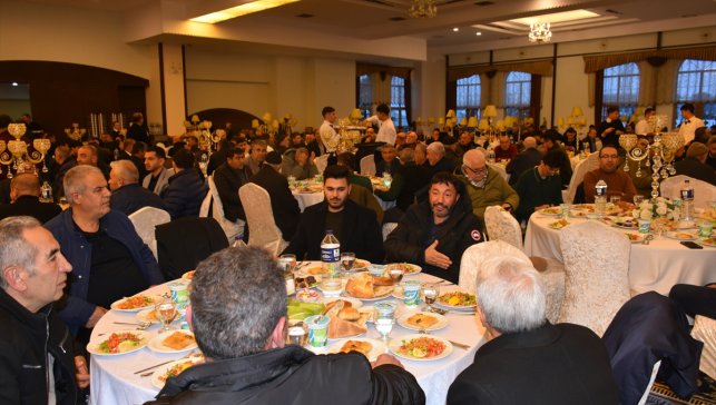 Malatya'da kuru kayısı ihracatında ilk 10'a giren firmalara plaket verildi