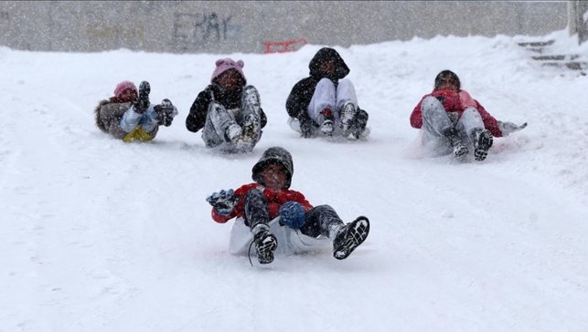 Ağrı’da 27 Şubat’ta Okullar Tatil: Valilik Kar Yağışı Nedeniyle Eğitime Ara Verdi