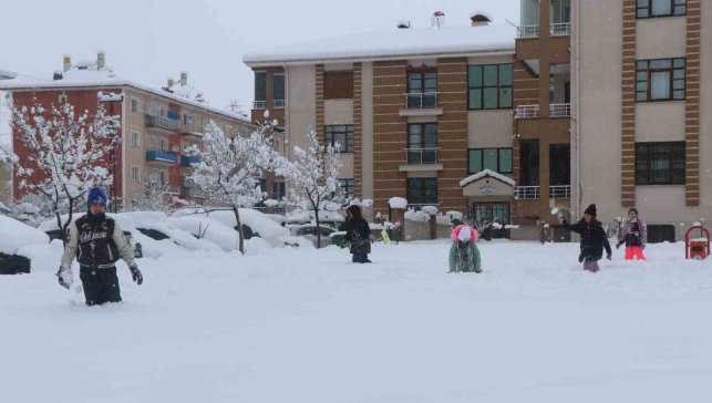 Erzincan'da eğitime kar engeli! Okullar 1 gün daha tatil