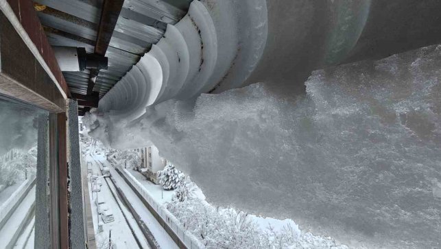 Karın başkenti Bitlis'te kış geri geldi