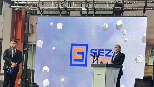 Türkiye'nin ilk yerli ve milli bataryalı manevra lokomotifini Seza Çimento aldı