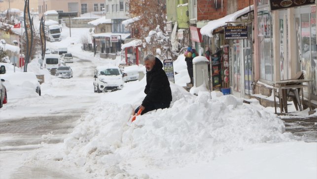 Elazığ, Siirt, Şırnak ve Bingöl'de 328 yerleşim yerine ulaşım sağlanamıyor