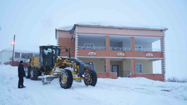 Muş'ta 173 köy yolu ulaşıma kapandı