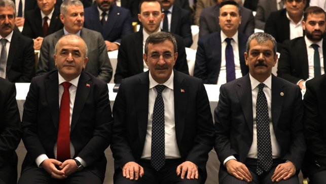 Cumhurbaşkanı Yardımcısı Yılmaz, Elazığ'da iş dünyası ve STK temsilcileriyle buluştu: 