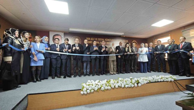 Bakan Göktaş: "28 Şubat'ın karanlık izlerini silmek için gece gündüz demeden çalışmaya devam edeceğiz"