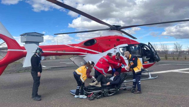 Bingöl'de helikopter ambulans diyaliz hastası havalandı