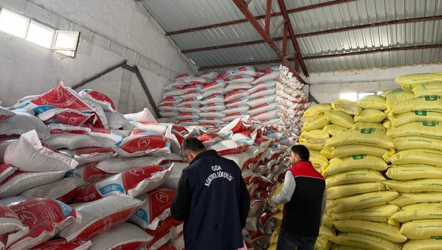 Ağrı’da Yem Satış ve Depolara Denetim: Eksikliği Olan İşletmelere İşlem Yapıldı