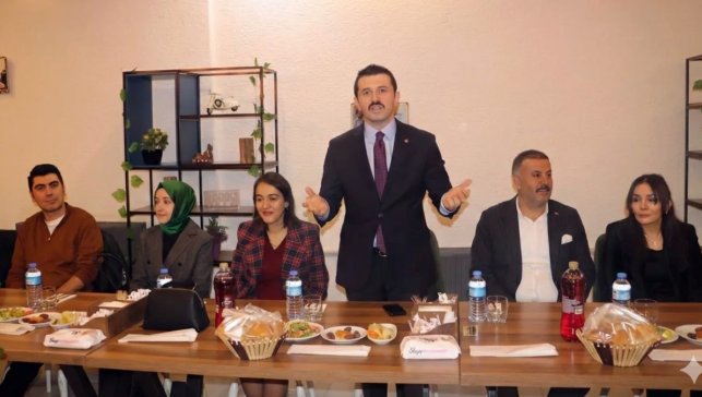 Tutak’ta şehit ve gazi aileleri onuruna iftar programı düzenlendi