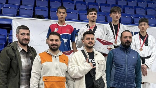 Ağrılı Taekwondocular Diyarbakır’dan 3 Madalya ile Döndü, Türkiye Finallerine Yükseldi