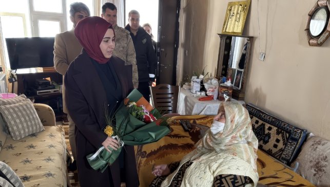 Taşlıçay Kaymakamı Kübra Baka Kılıç’tan 8 Mart’ta şehit annesine anlamlı ziyaret