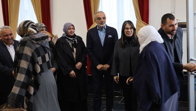 Ağrı’da Ramazan bereketi: Belediyenin iftar sofrasında vatandaşlar buluştu