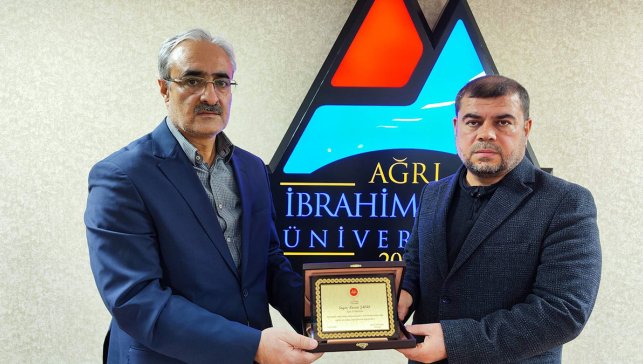 Hatay’a atanan Ağrı İl Müftüsü Necati Şafak personelle vedalaştı