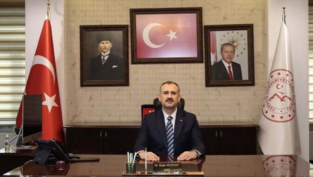 Ağrı Valisi Önder Bozkurt’tan Ramazan Bayramı mesajı