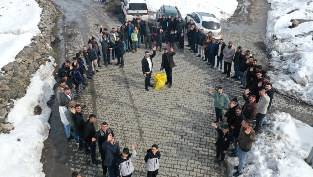 Ağrı'nın karla kaplı köylerinde bayram heyecanı yaşanıyor