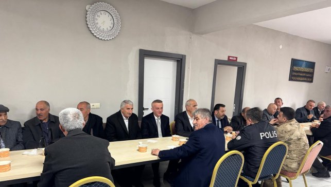 Hamur Kaymakamı Erkan Minuz’dan bayram ziyaretleri