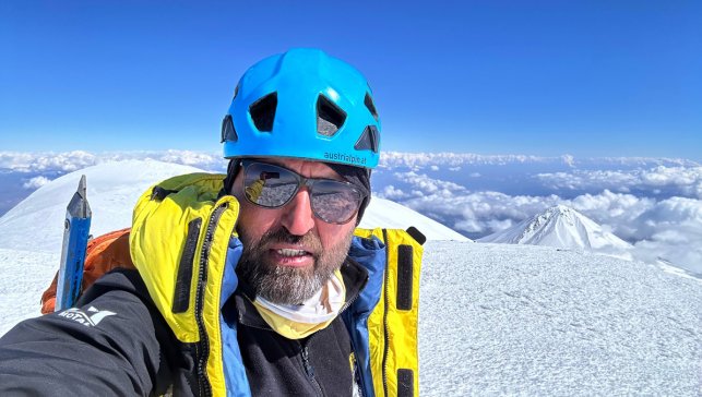 Vanlı dağcı Sedat Karacan, Ağrı Dağı zirvesine kışın tek başına tırmandı