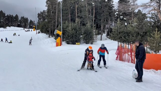 Sarıkamış’ta Kar 2 Metreye Ulaştı, Kayak Sezonu 15 Nisan’a Kadar Uzadı